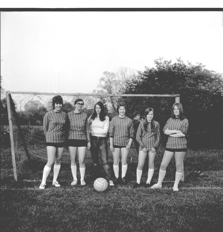 ladies footy.jpg ladies footy.jpg
